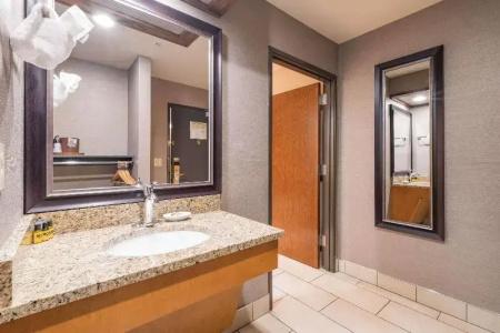 Best Western Plus Grantree Inn - 63