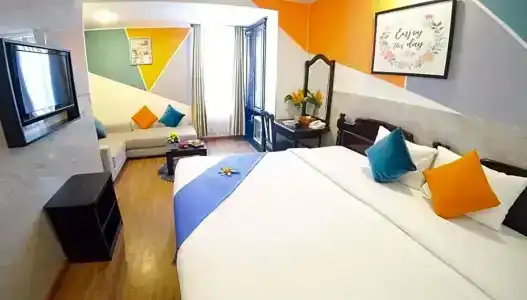 Sunrise Central - 206