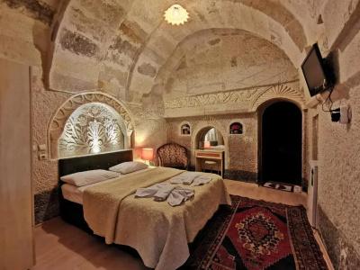 Falcon Cave Suites - 50