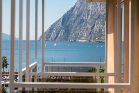 Lake Front Mirage - 15