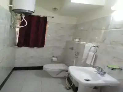 Executive Tower - 37