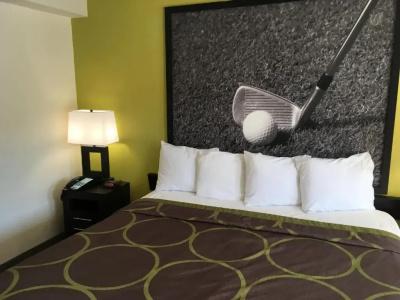 Super 8 by Wyndham - 11