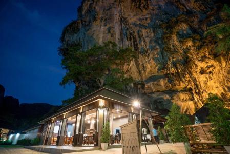 Tonsai Bay - 15