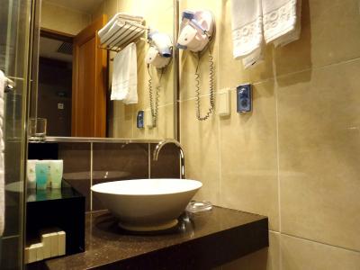 Best Western Harbor Park - 9