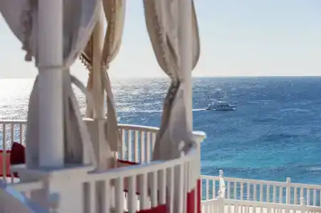 Reef Oasis Beach Resort - 5