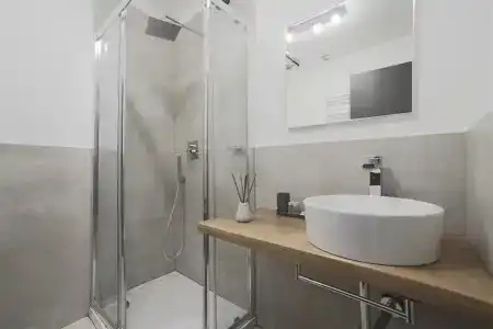 Bespoke Luxury Suites - 7