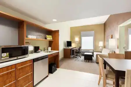Home2 Suites By Hilton West - 28