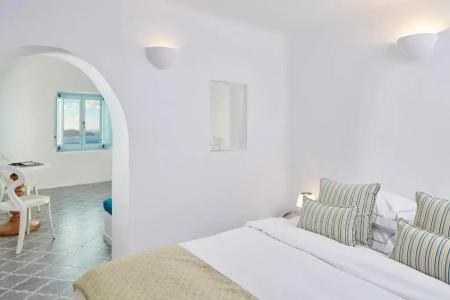 Astra Suites - 415