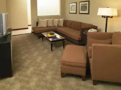 DoubleTree by Hilton Dallas - Love Field - 5
