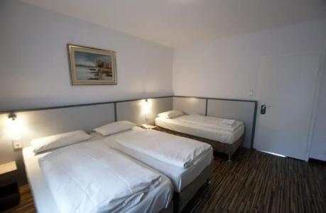 Bahn-Hotel - 29