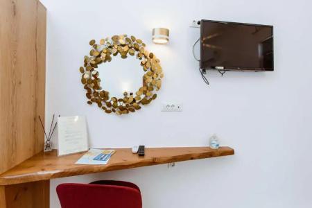 Deluxe - 20