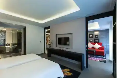 The Pavilions, Suites - 7