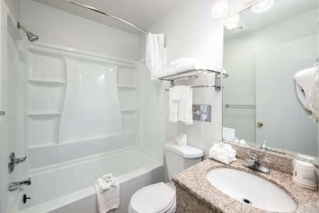 Baymont INN & Suites by Wyndham - 25