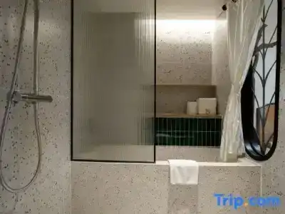 a&Em 280 Le Thanh Ton & Spa - 129
