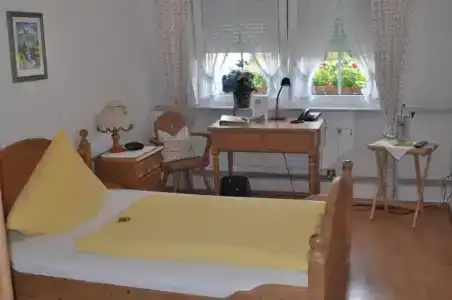 & Restaurant Bei Hölzchen - 23
