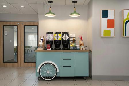 Hilton Garden Inn - 1