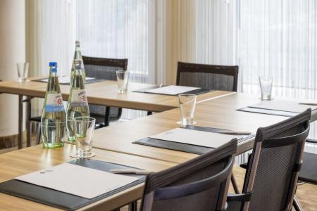 Park Inn by Radisson Köln City West - 36