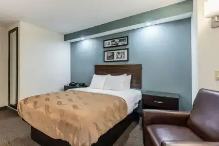 Quality Inn - 4