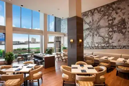 Sheraton Norfolk Waterside - 16