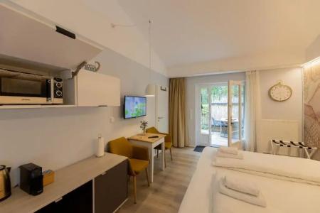 Little Suite - 23