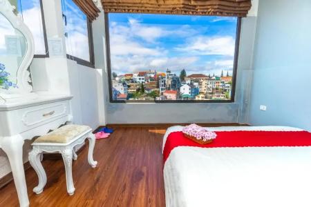 Ngan Pho Studio & - 50