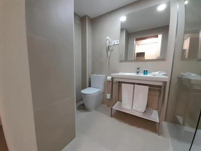 Eco Alcalá Suites - 7