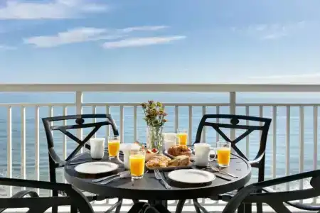 Holiday Inn & Suites, An Ihg - 84