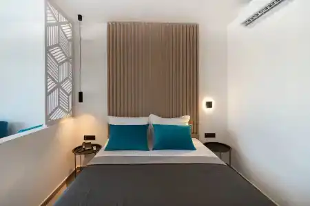 Zoes & Suites - 198