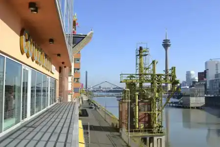 Courtyard by Marriott Duesseldorf Hafen - 16