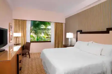 Moana Surfrider, A Westin Resort & Spa, Waikiki Beach - 4