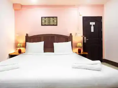 Baan Sutra Guesthouse - 1