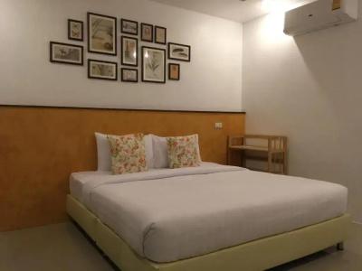 Benjamin's Hut - 51