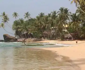 Sri Gemunu Beach Resort - 8