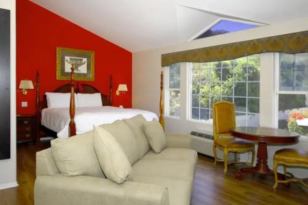 Malibu Country Inn - 33