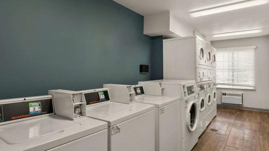 WoodSpring Suites - 10