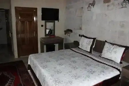 Dilek Tepesi Cave - 4
