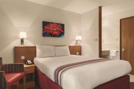 Ramada Cambridge - 6