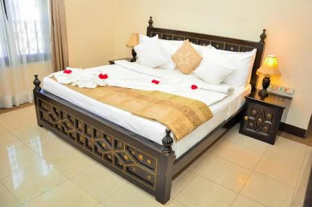Golden Tulip Stone Town Boutique - 70
