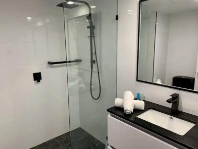 Outrigger Burleigh - 179
