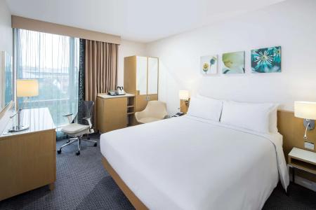 Hilton Garden Inn Bristol City Centre - 6