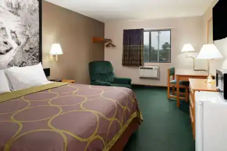 Super 8 by Wyndham NE - 2