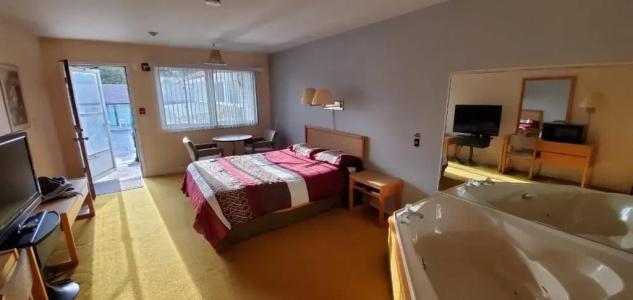 Town'n Country Motor Inn - 37