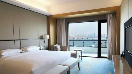 Intercontinental Wuhan, An Ihg - 72