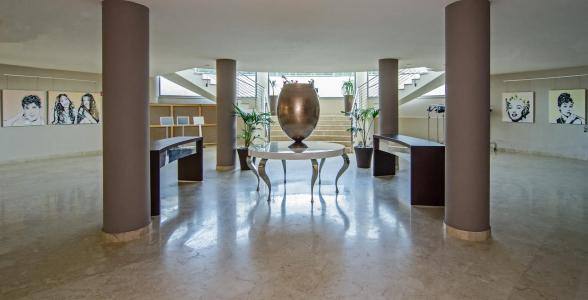 Pisa Tower Plaza - 15