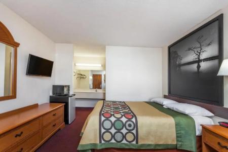 Super 8 by Wyndham/Ft. Jackson SC - 32
