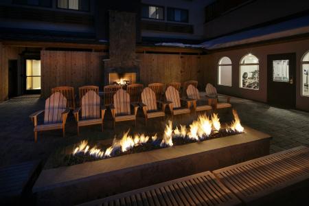 DoubleTree by Hilton - 32