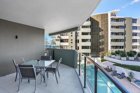 Ambience on Burleigh Beach - 32