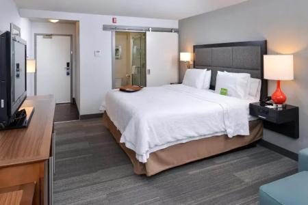 Hampton Inn & Suites by Hilton University NW - 40