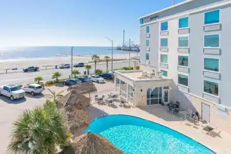 Clarion Pointe Galveston Seawall - 13