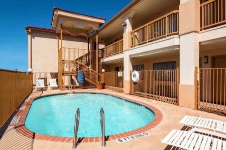 Days Inn by Wyndham San Antonio Northwest/Seaworld - 10